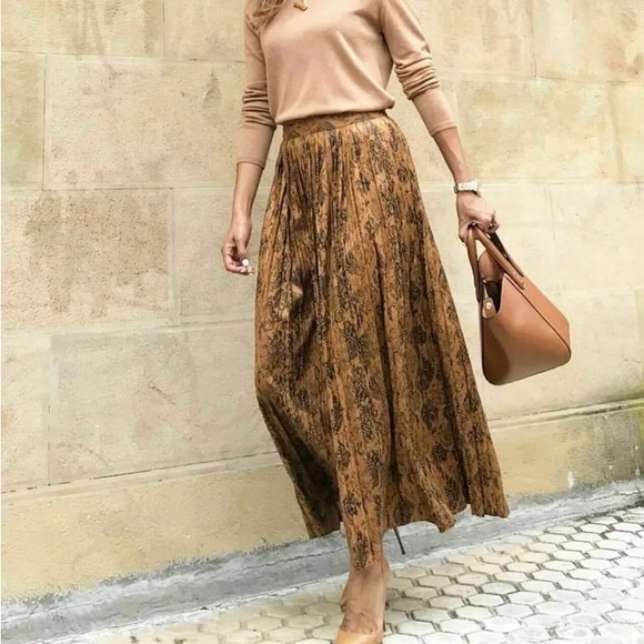 Zara Women’s Faux Suede Snake Print Pleated Midi Skirt - Size L - Picture 3 of 12